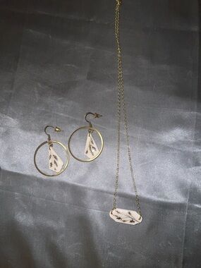 Delicate White Floral Pendant Necklace and Hoop Earrings Set